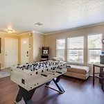 San Antonio Home With Private Hot Tub And Pool!