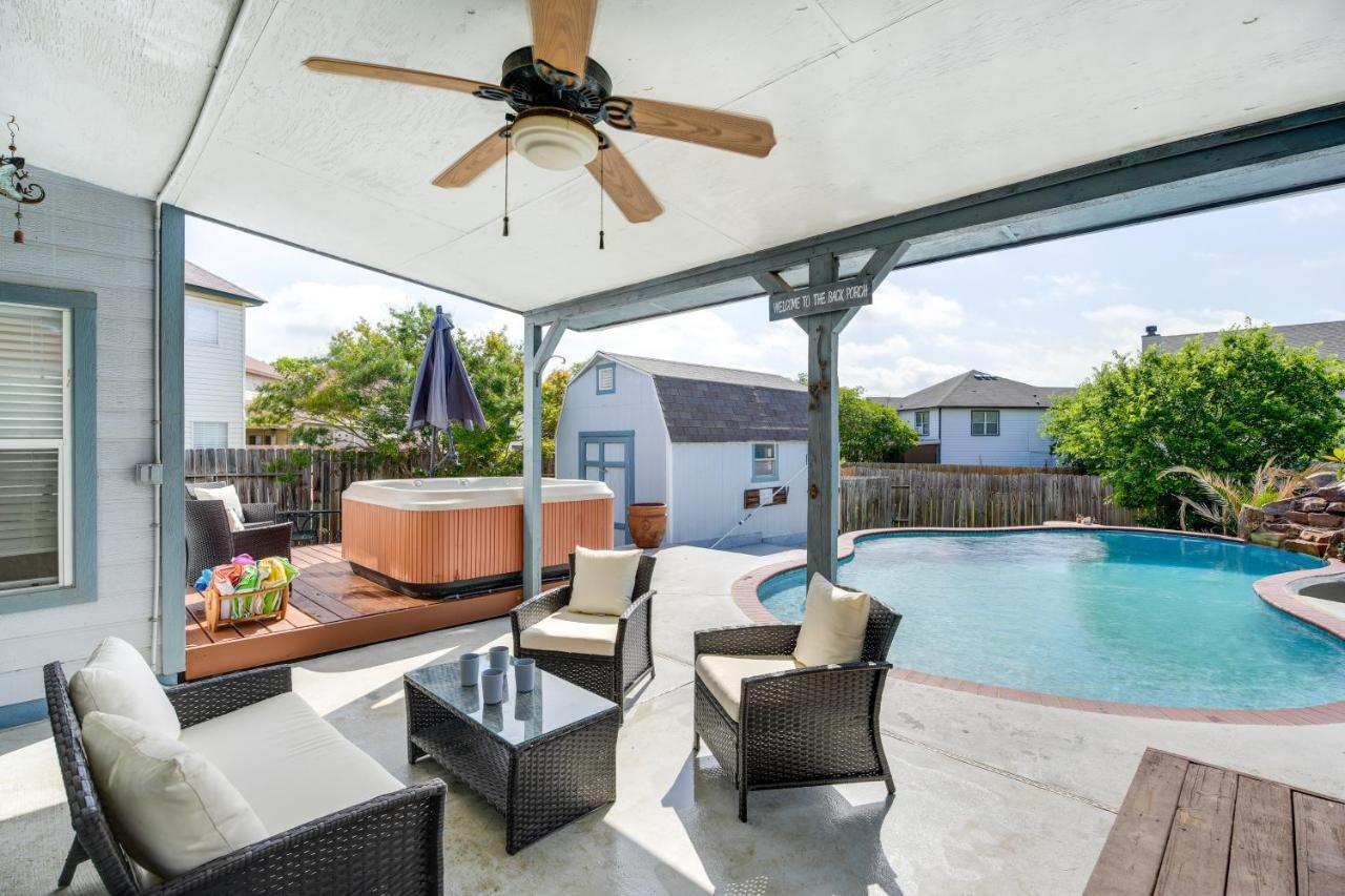With Private Hot Tub And Pool! *
