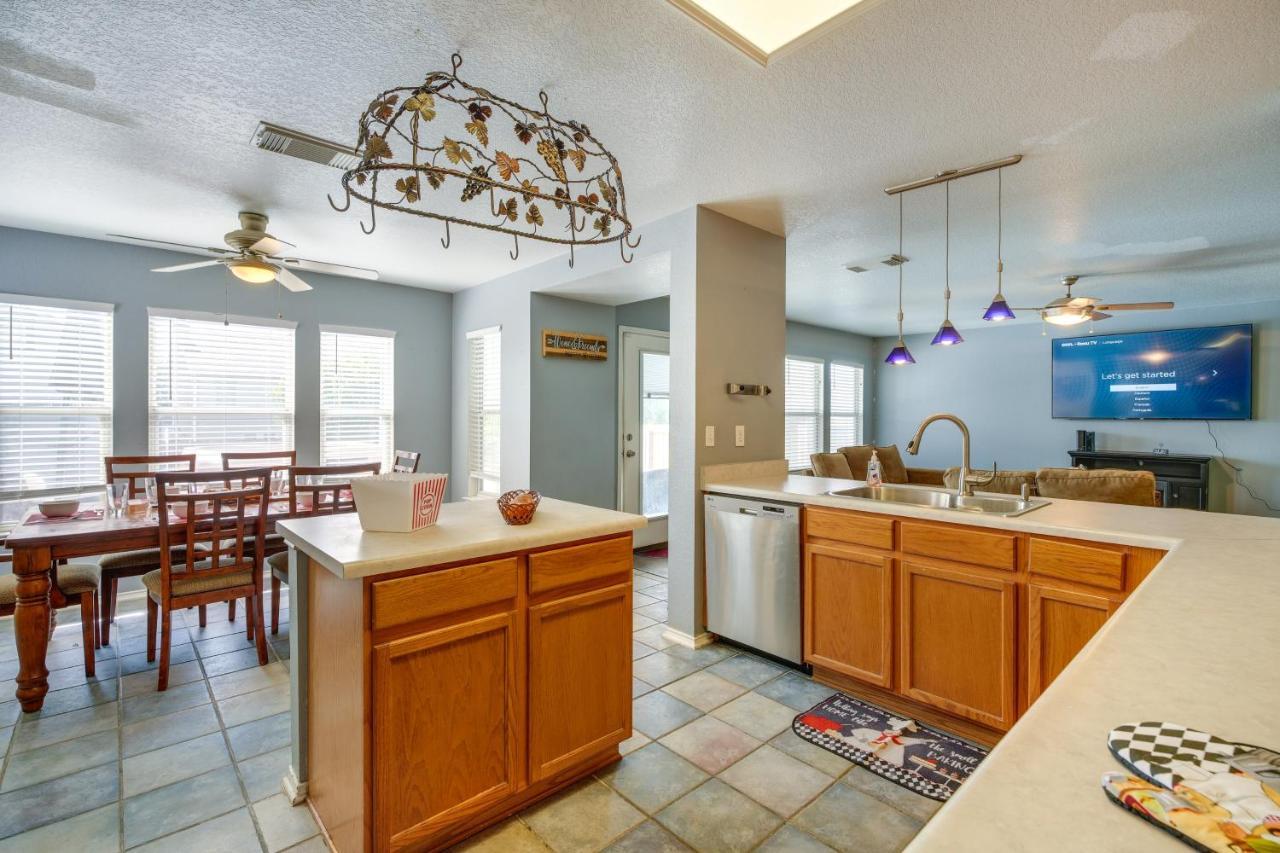 With Private Hot Tub And Pool! San Antonio