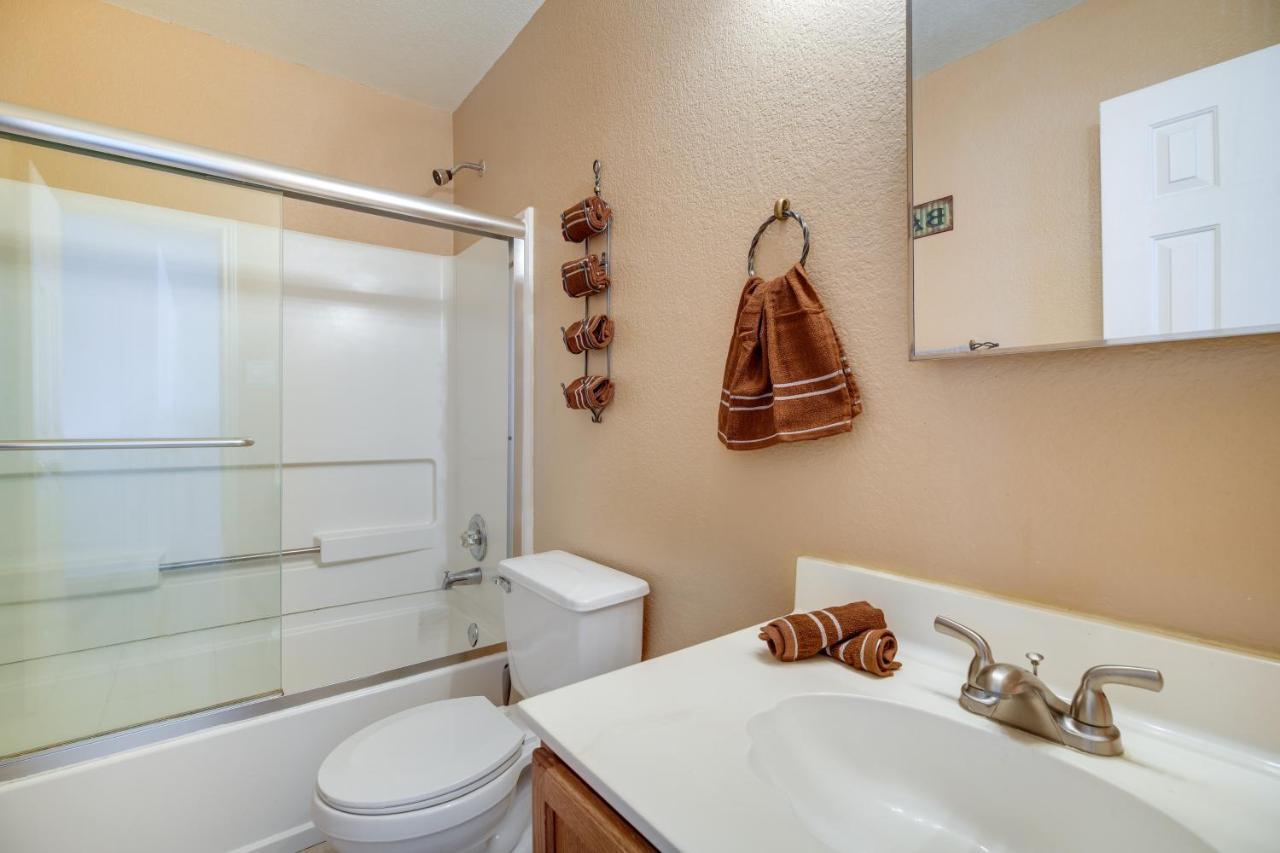 With Private Hot Tub And Pool! Holiday home