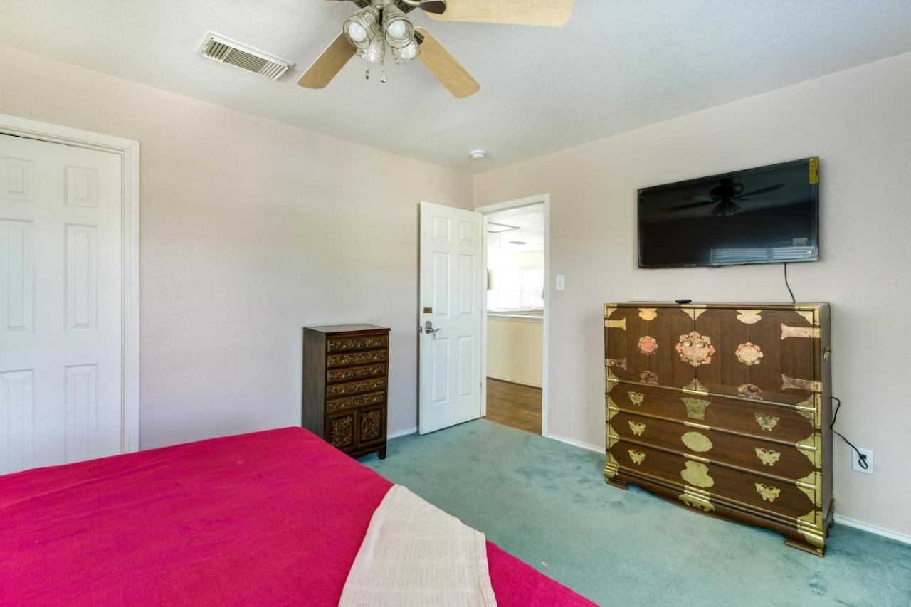 With Private Hot Tub And Pool! Holiday home *