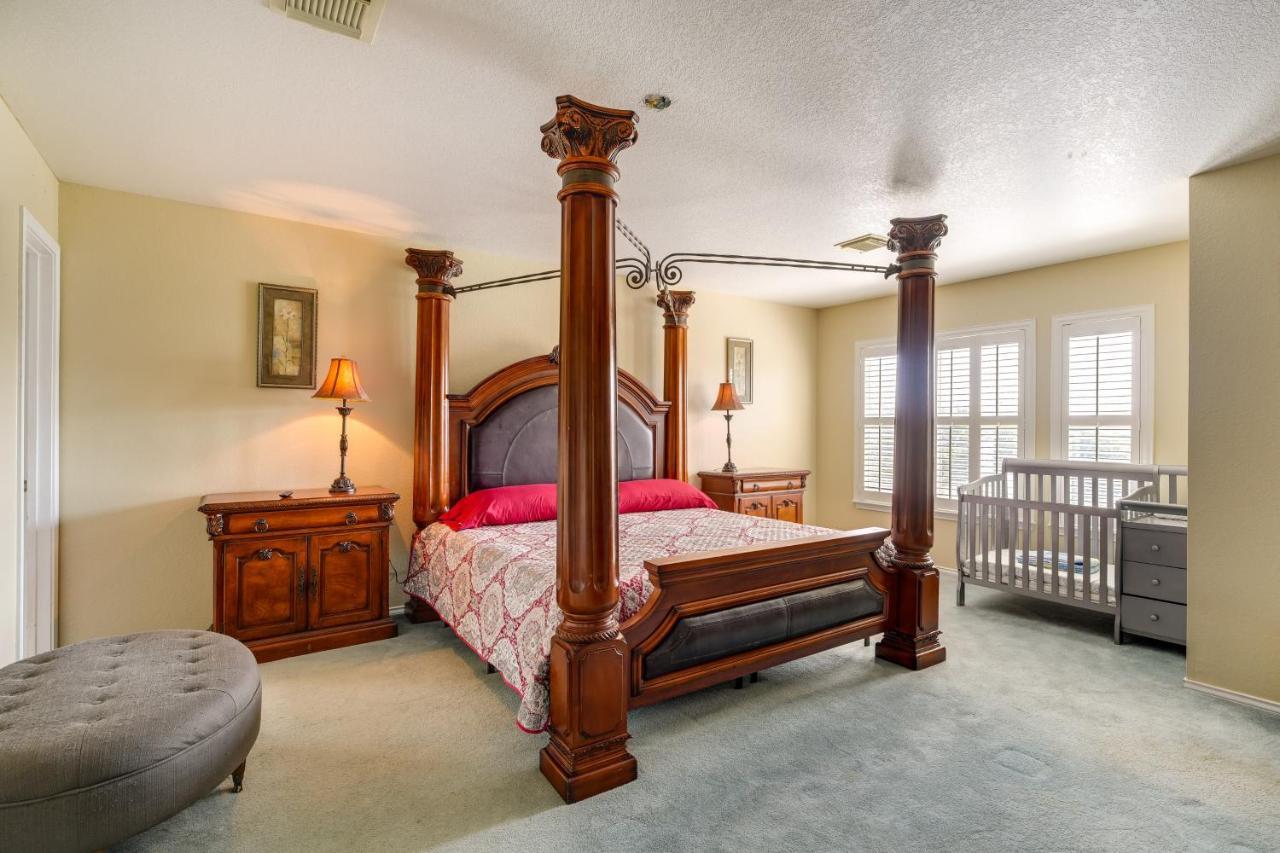 Holiday home With Private Hot Tub And Pool! San Antonio